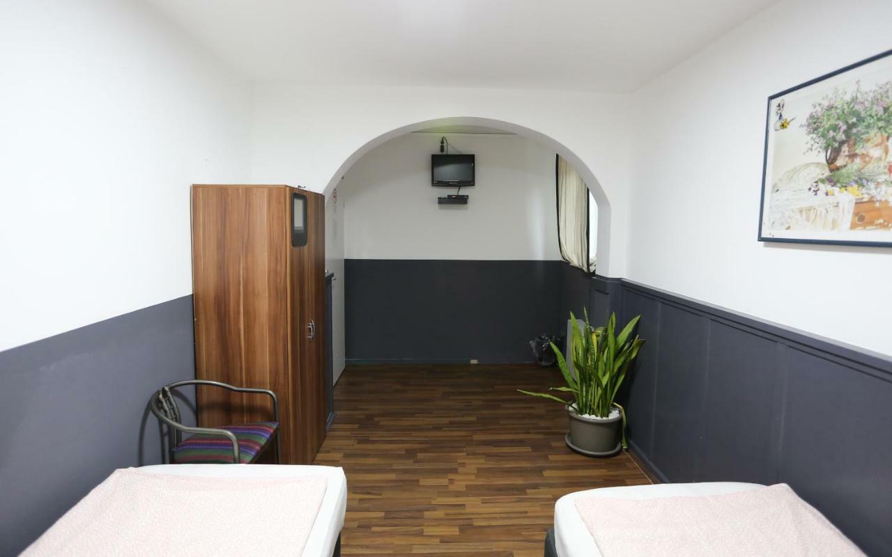 Enna-Zimmervermietung Hamburg Exterior foto